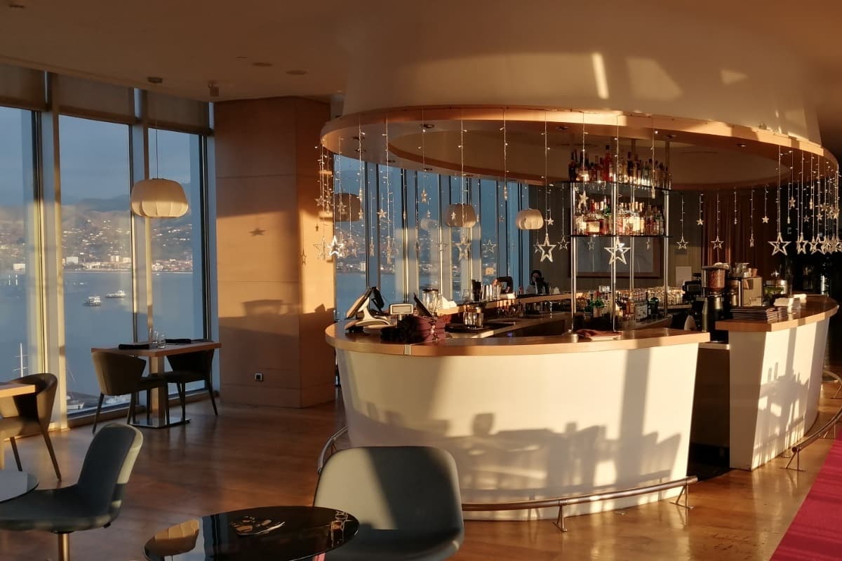 IST DAS RADISSON BLU BATUMI DIE DESIGN IKONE AM SCHWARZEN MEER?