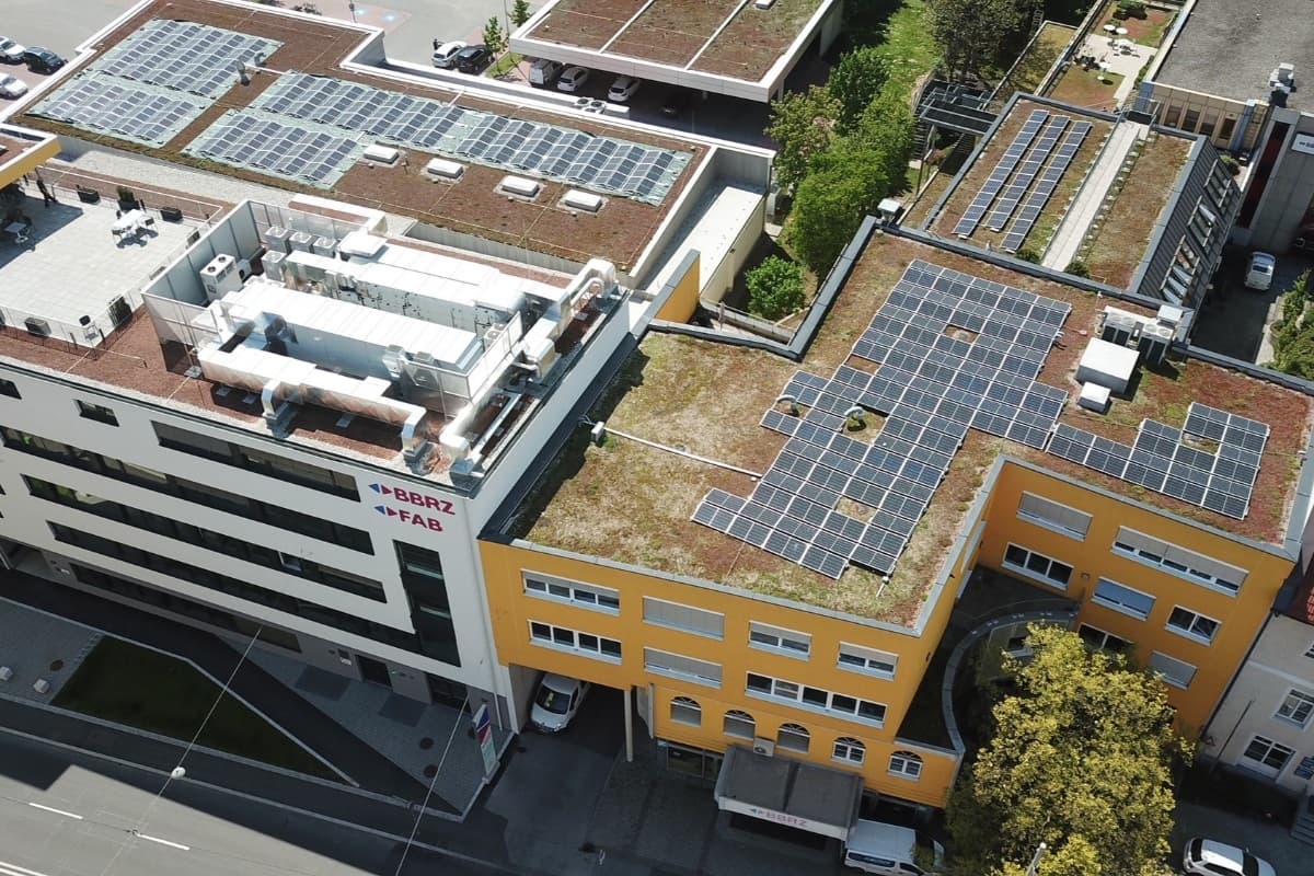 Sonnenstrom von den Dächern der BBRZ GRUPPE