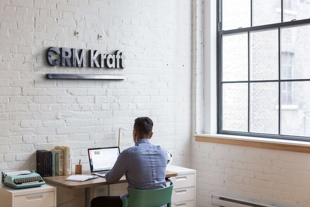 Justus Kraft lüftet die besten CRM Tricks um so den Umsatz messbar zu steigern.